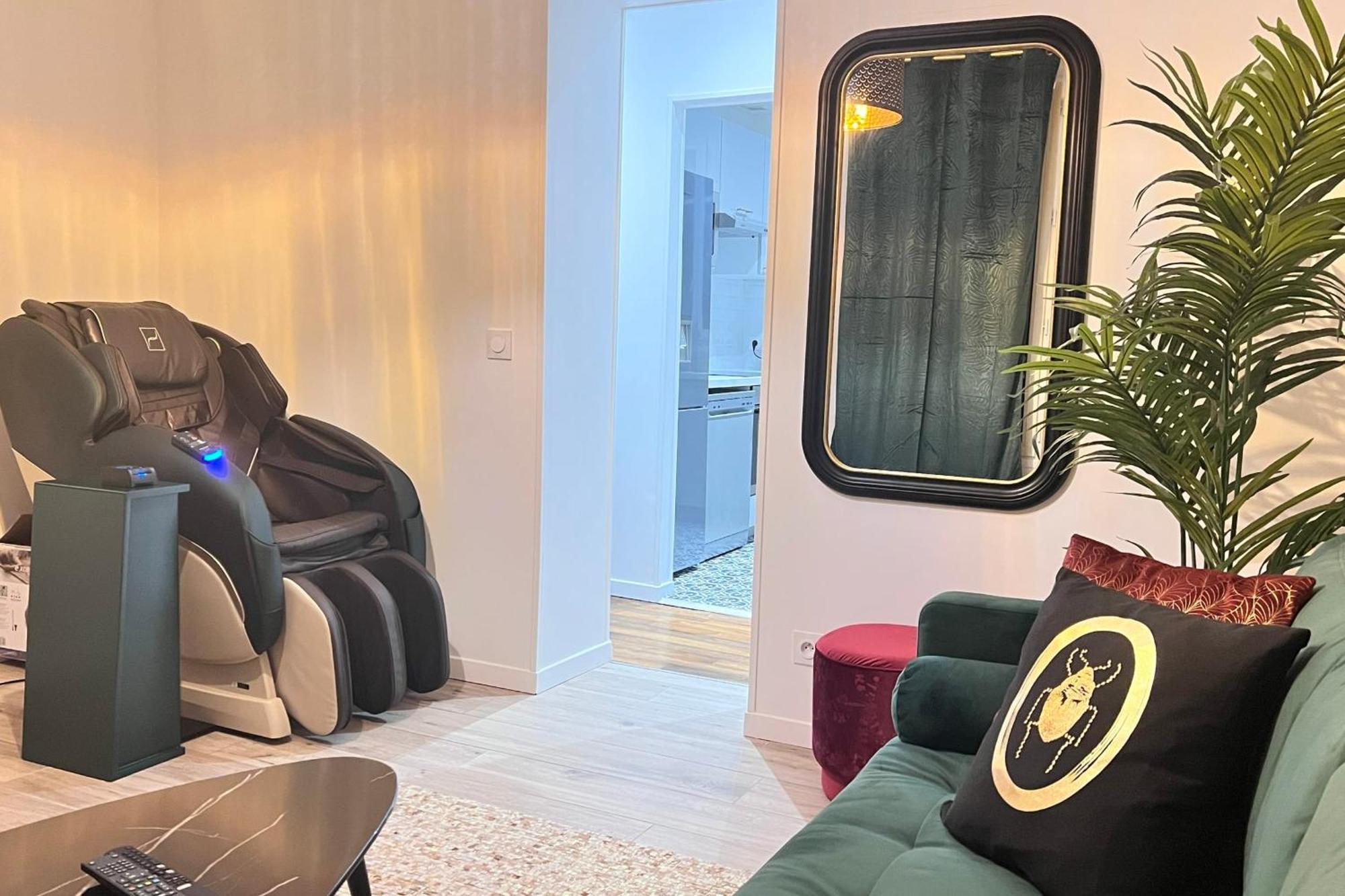 V18 Luxueux Tram Disney Paris Вилмомбл Екстериор снимка